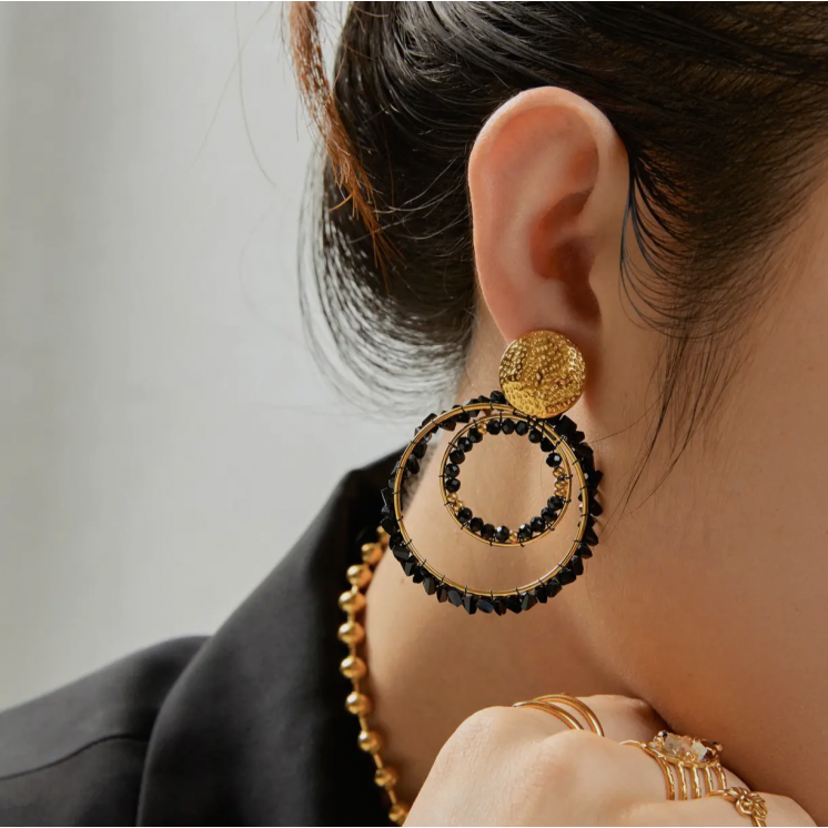 Boucles d'oreilles cercles pierres colorées